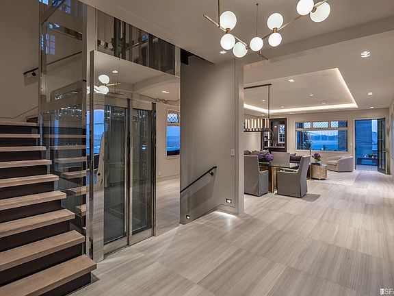 Thang máy Japan Fuji International